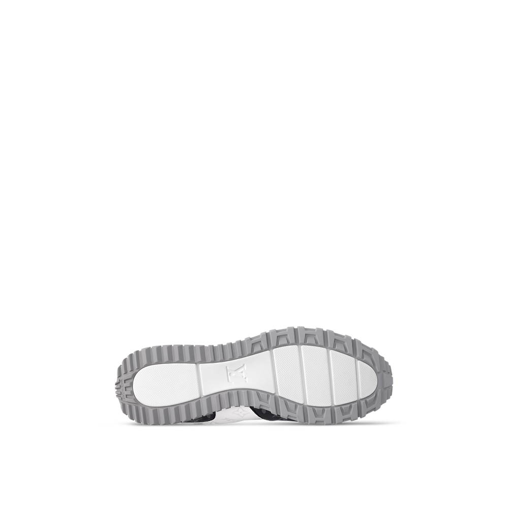 Sneaker Run Away - #1