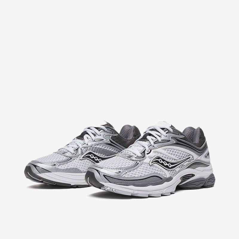 Saucony ProGrid Omni 9 Microchip