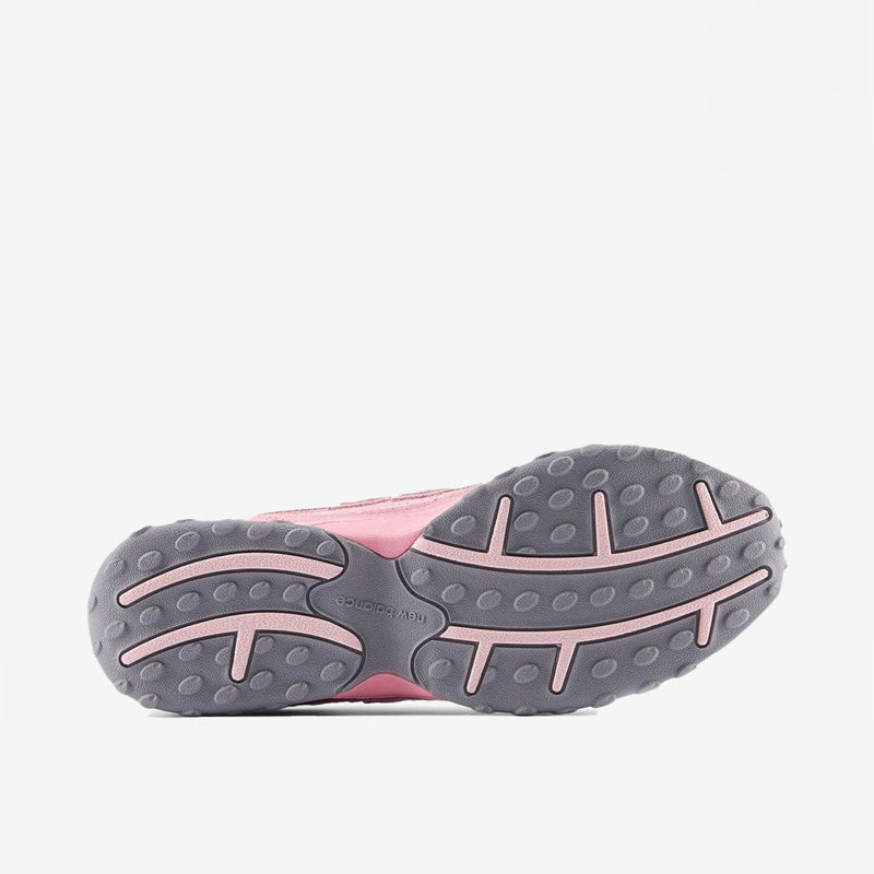 New Balance 204L Pastel Pink