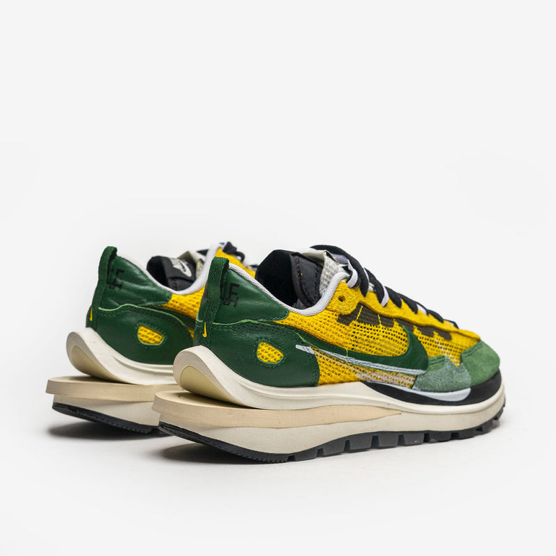 Nike Vaporwaffle sacai Tour Yellow Stadium Green