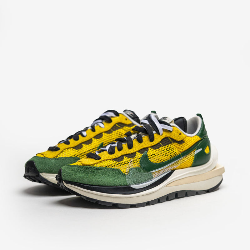 Nike Vaporwaffle sacai Tour Yellow Stadium Green