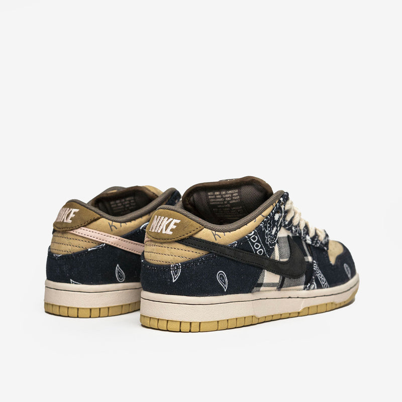 NIKE SB DUNK LOW TRAVIS SCOTT